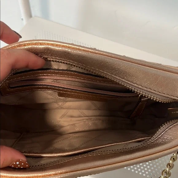 Michael Kors- Rose Gold Quilted Crossbody Bag - Picture 2 of 3